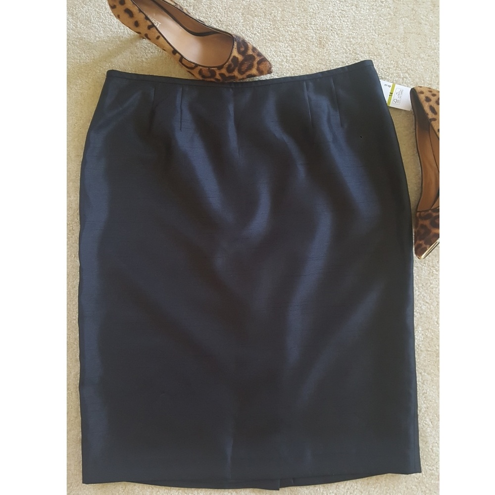 Le Suit black skirt sz 14